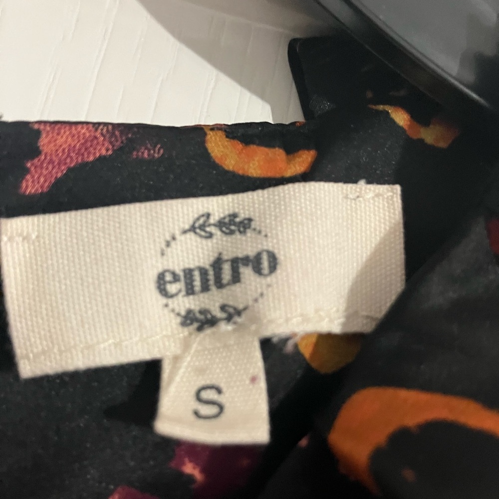 entro Black Floral Puff-Sleeve Blouse with Red and Yellow Accents - Picture 2 of 2